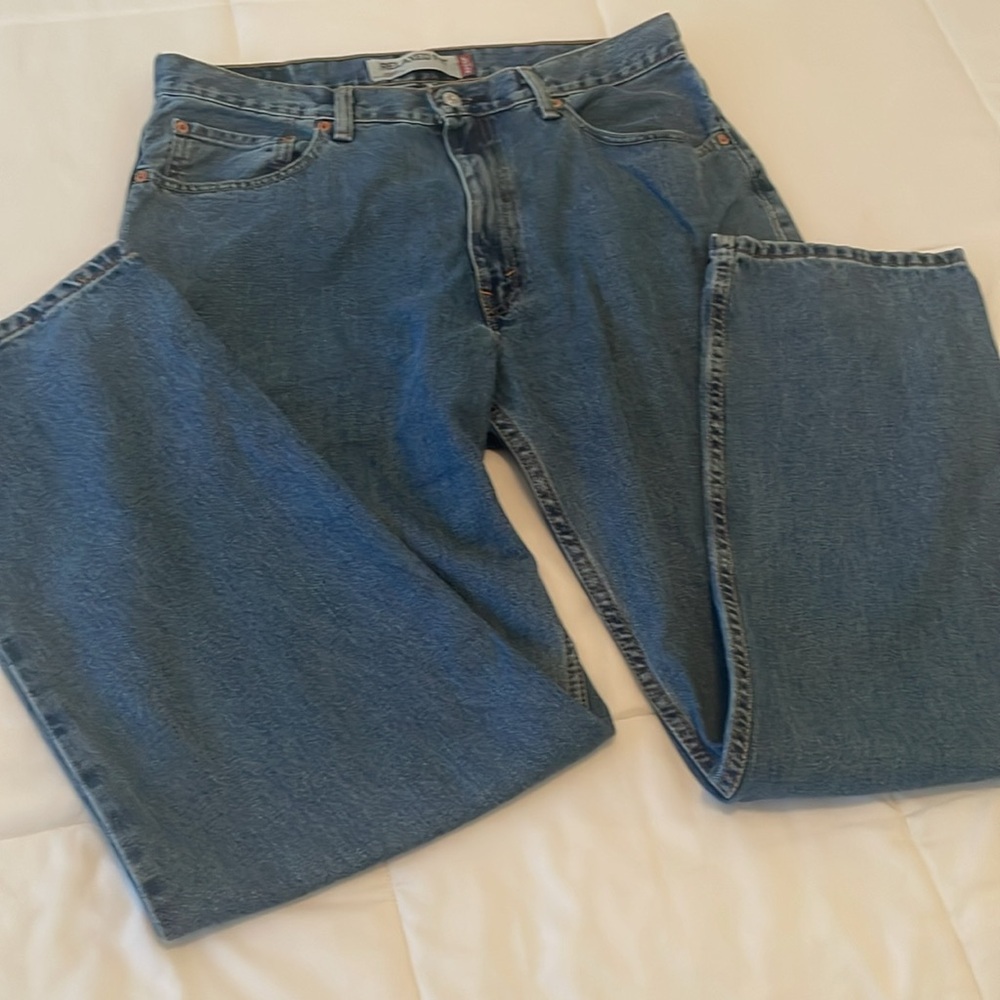 Levi’s relaxed fit 550 men’s blue jeans